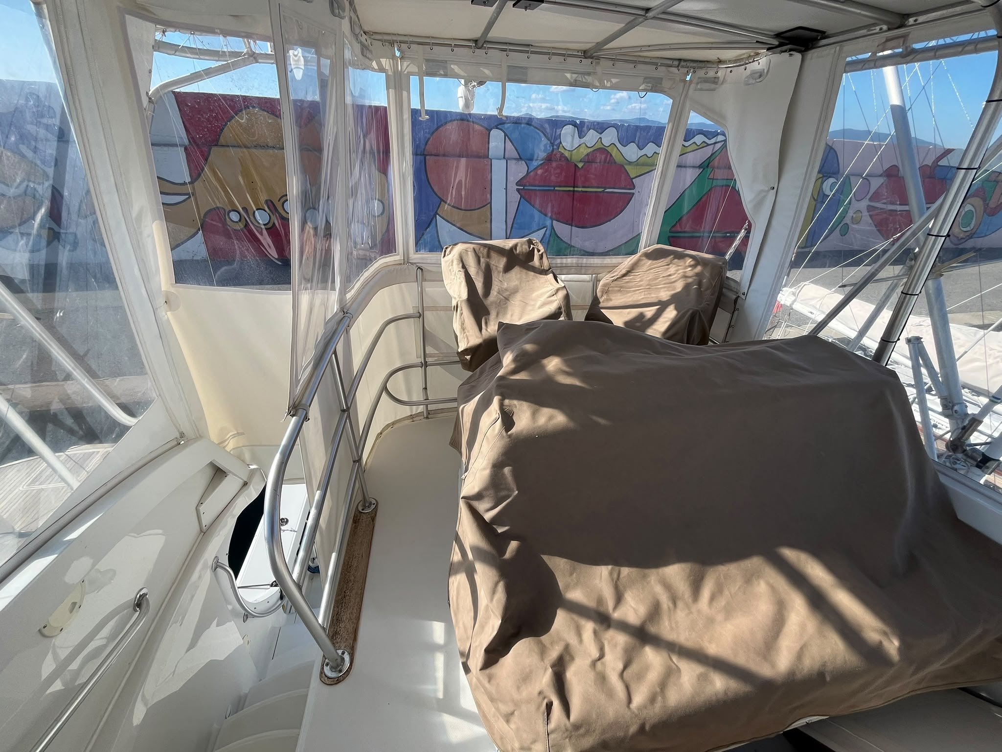 Luhrs 36 Convertible – 2 x Yanmar 450 CV – 900 H – Refit 2024 – Saint-Raphaël – Image 25