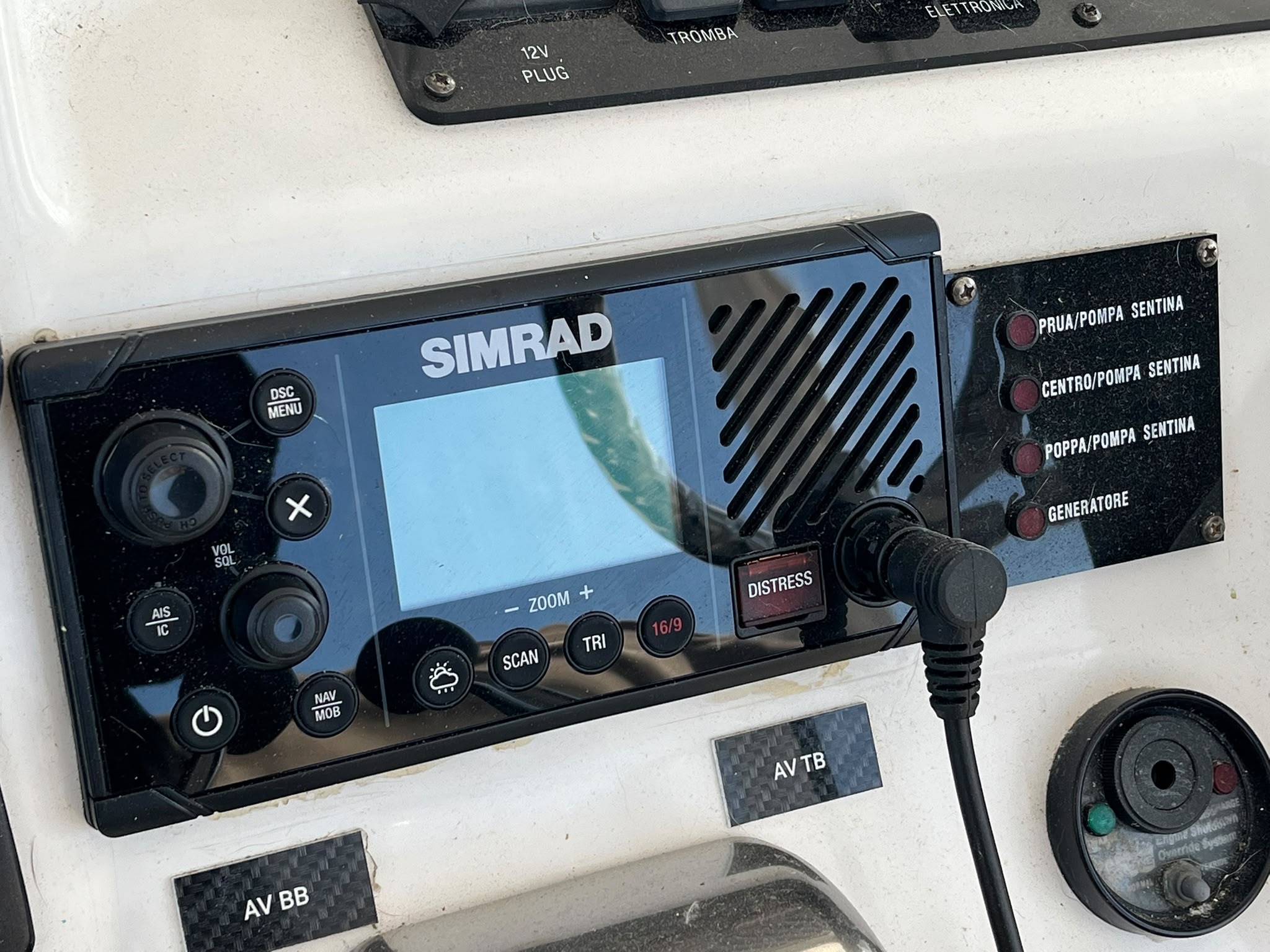 Luhrs 36 Convertible – 2 x Yanmar 450 CV – 900 H – Refit 2024 – Saint-Raphaël – Image 32