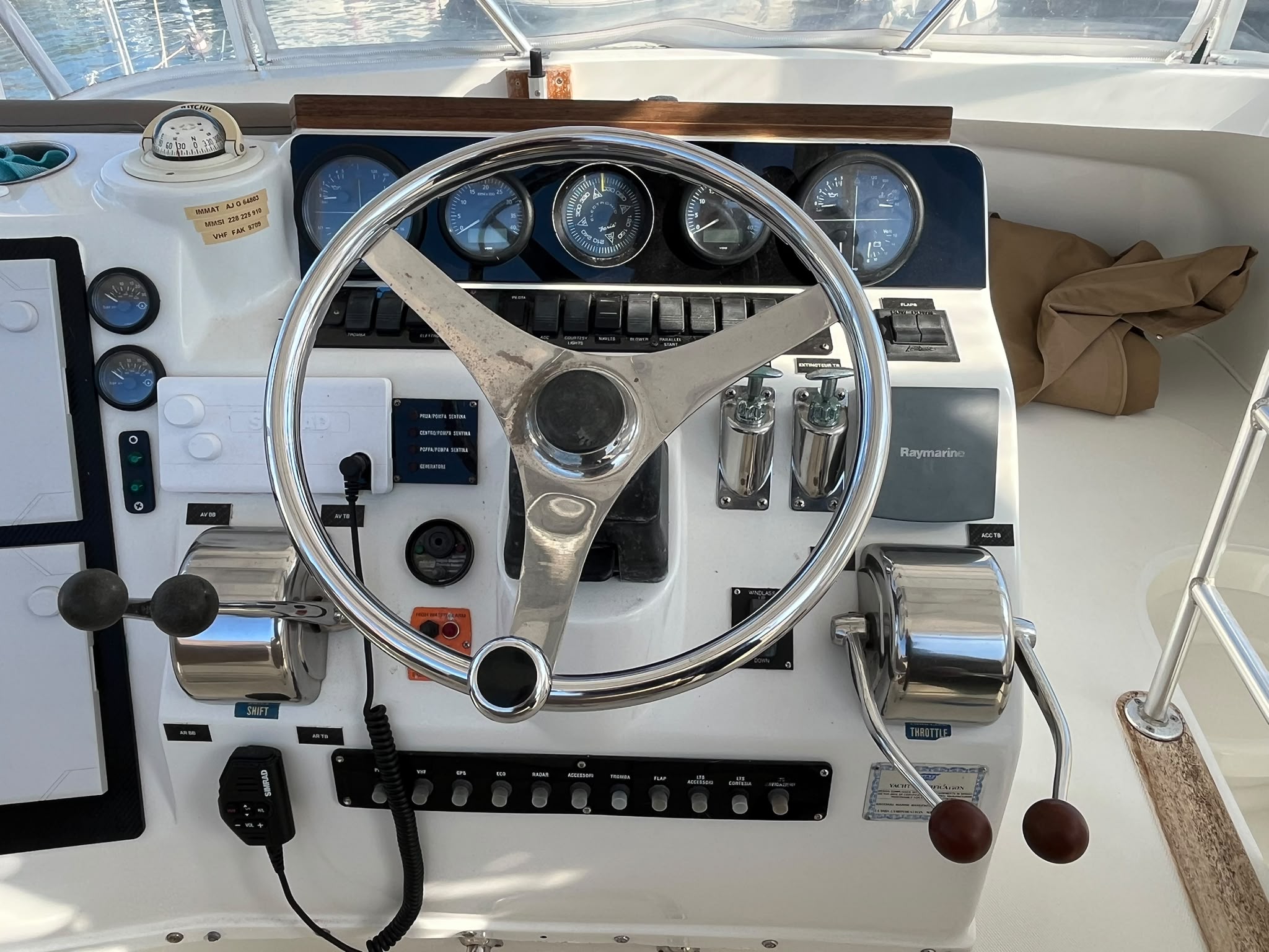 Luhrs 36 Convertible – 2 x Yanmar 450 CV – 900 H – Refit 2024 – Saint-Raphaël – Image 27