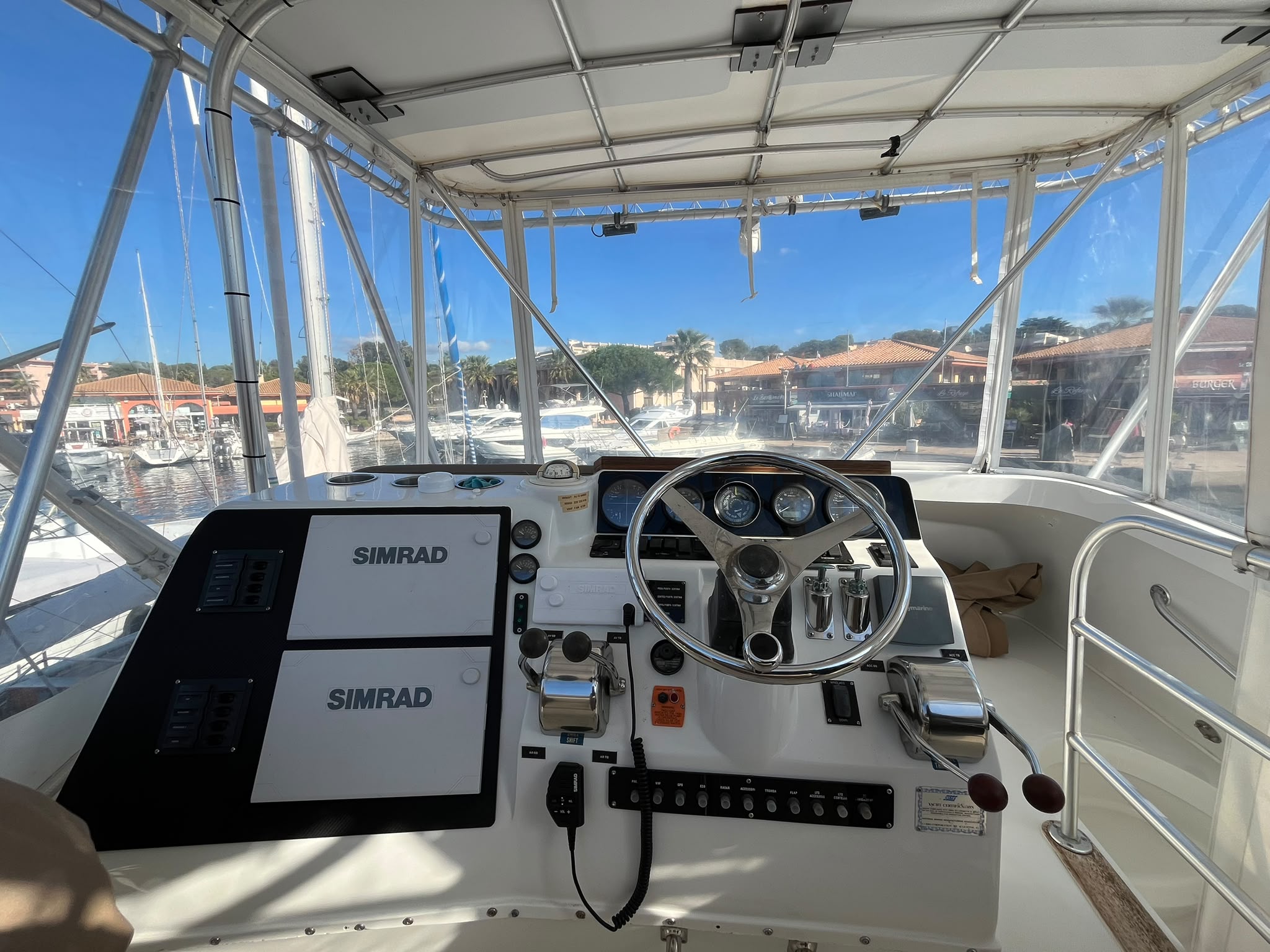 Luhrs 36 Convertible – 2 x Yanmar 450 CV – 900 H – Refit 2024 – Saint-Raphaël – Image 26
