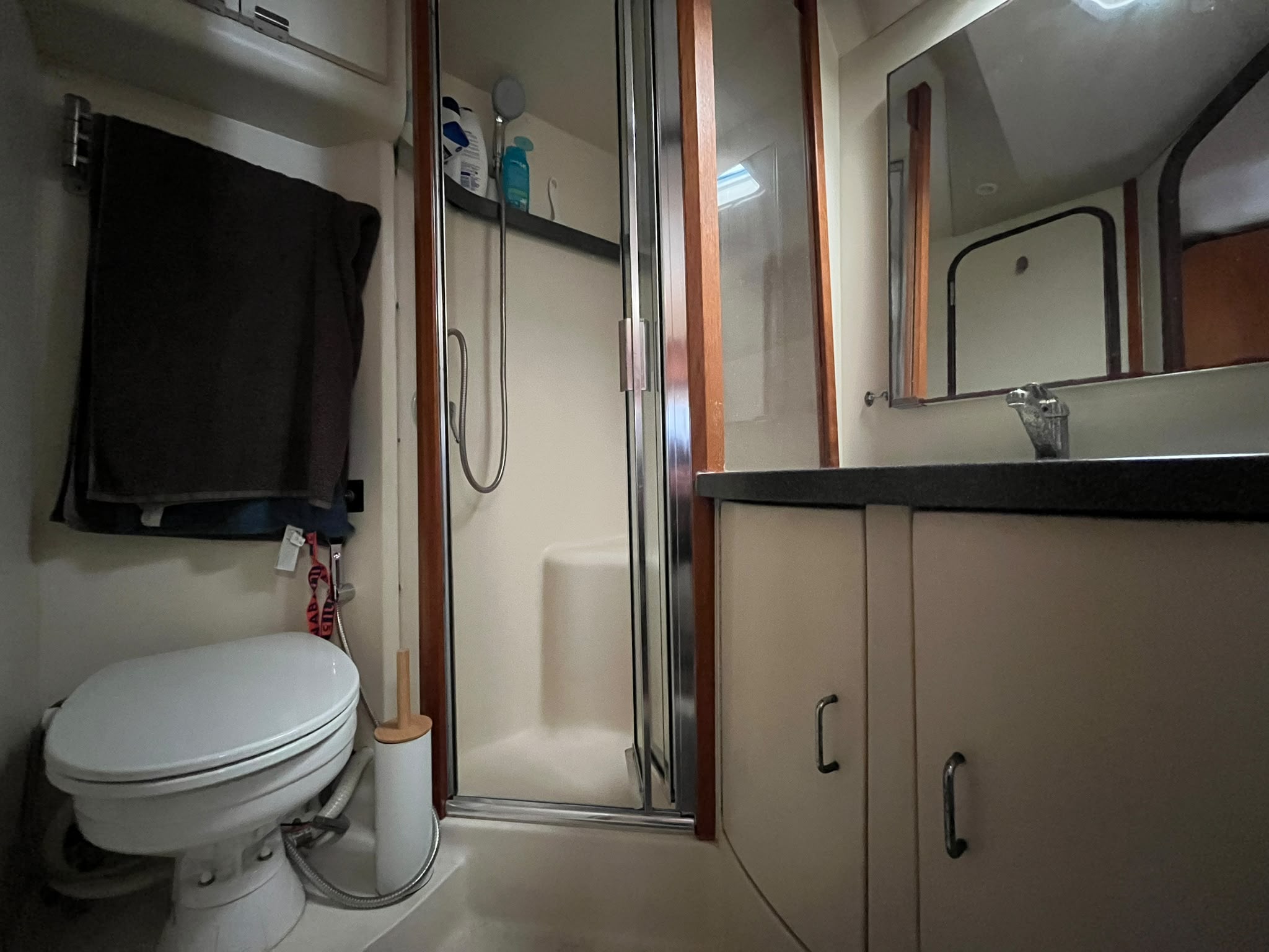 Luhrs 36 Convertible – 2 x Yanmar 450 CV – 900 H – Refit 2024 – Saint-Raphaël – Image 51