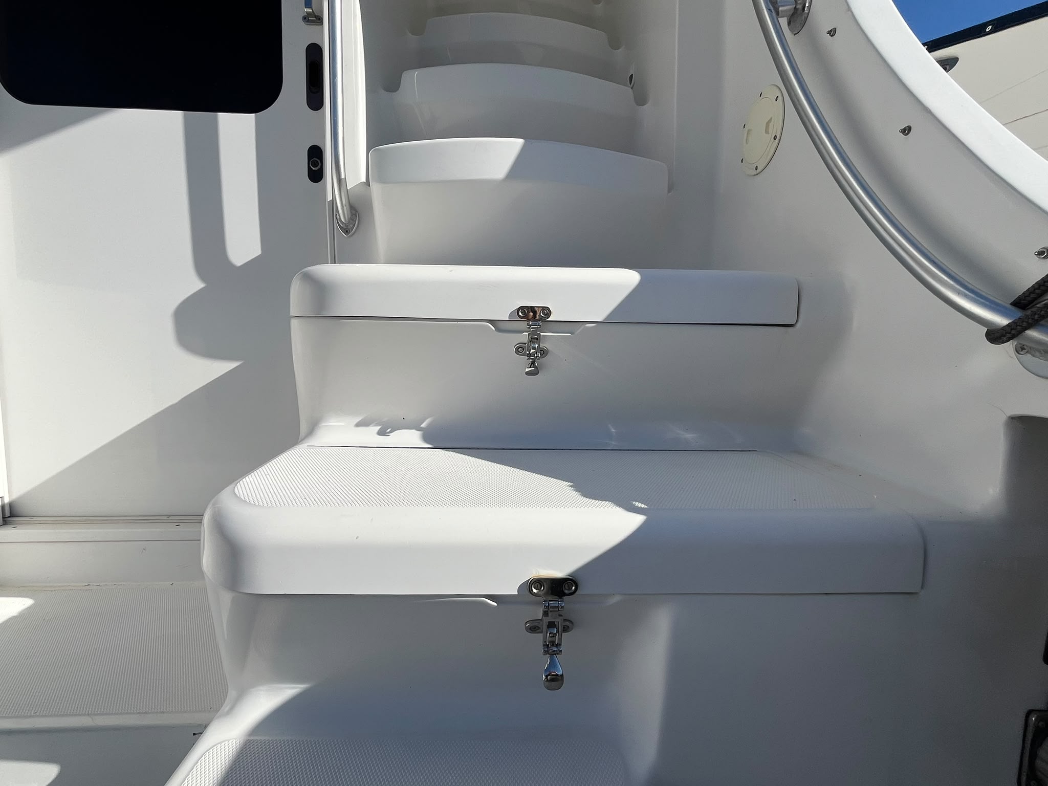 Luhrs 36 Convertible – 2 x Yanmar 450 CV – 900 H – Refit 2024 – Saint-Raphaël – Image 14