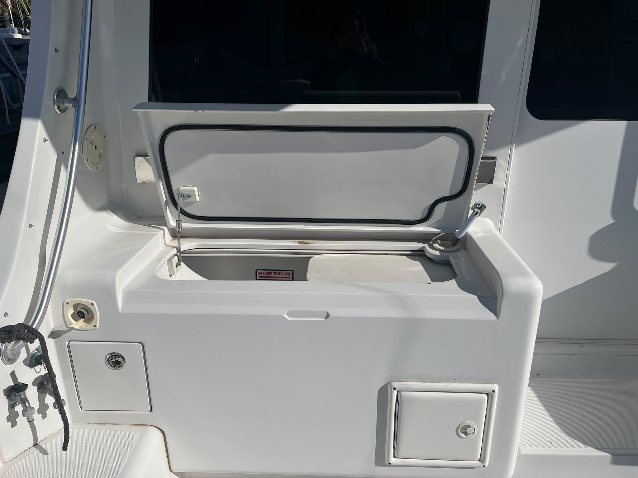 Luhrs 36 Convertible – 2 x Yanmar 450 CV – 900 H – Refit 2024 – Saint-Raphaël – Image 12