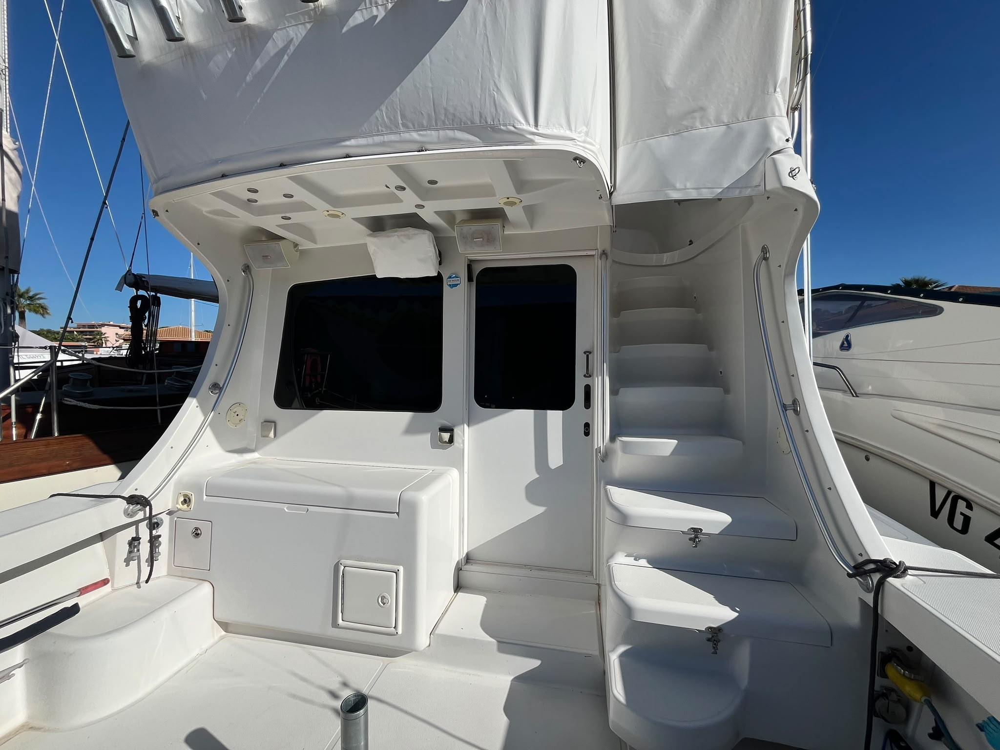 Luhrs 36 Convertible – 2 x Yanmar 450 CV – 900 H – Refit 2024 – Saint-Raphaël – Image 10