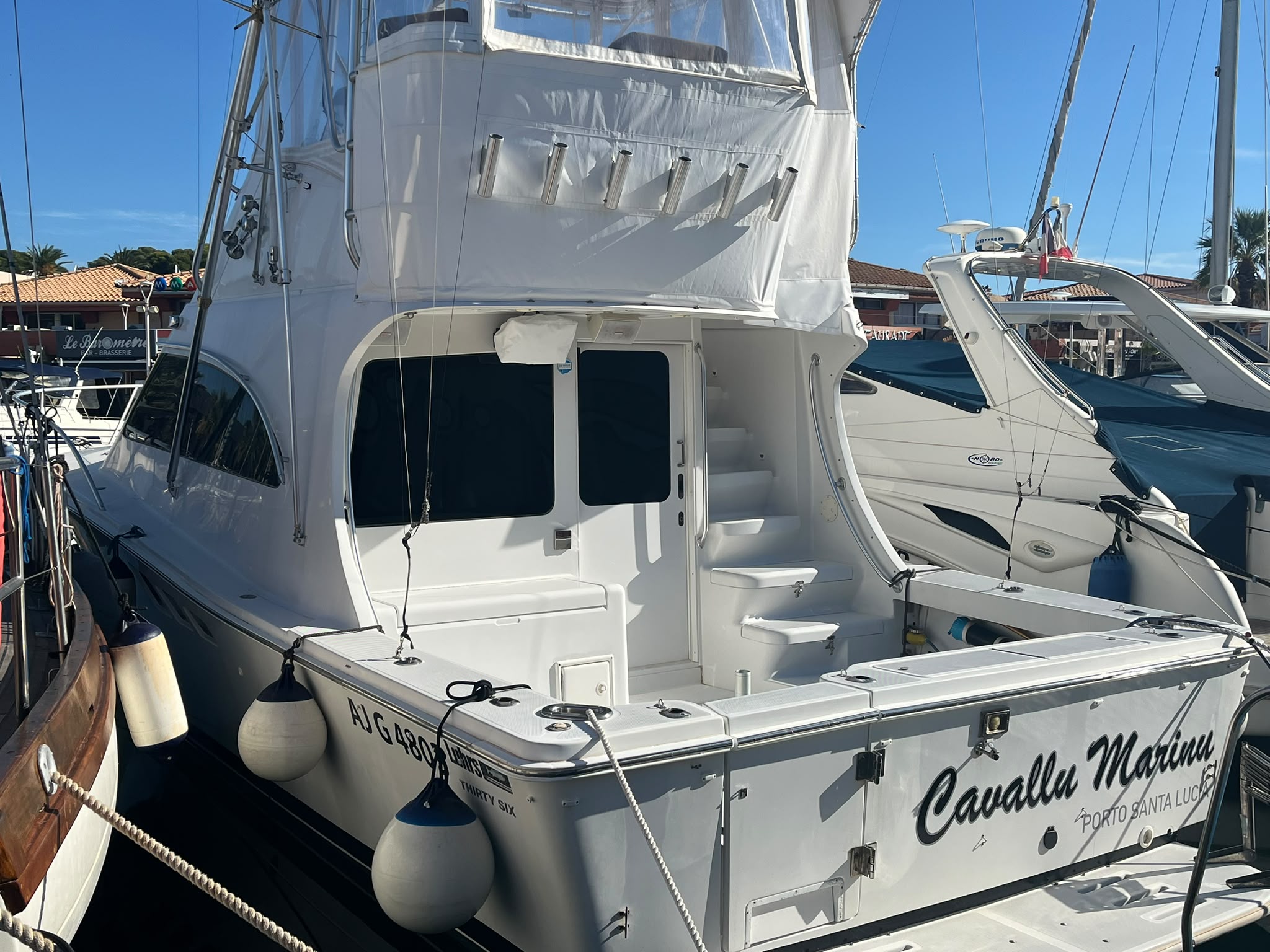 Luhrs 36 Convertible – 2 x Yanmar 450 CV – 900 H – Refit 2024 – Saint-Raphaël – Image 8