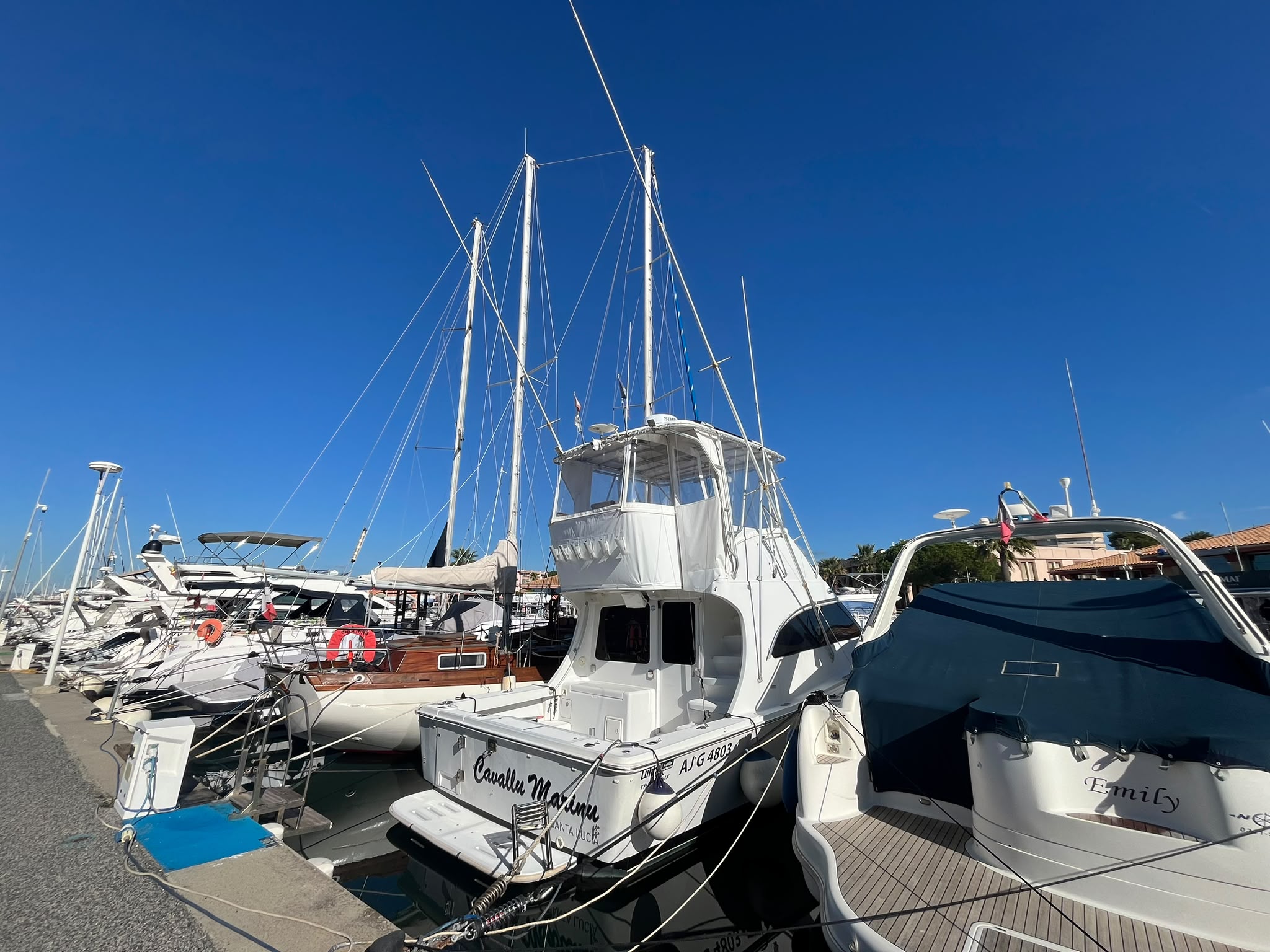 Luhrs 36 Convertible – 2 x Yanmar 450 CV – 900 H – Refit 2024 – Saint-Raphaël – Image 3
