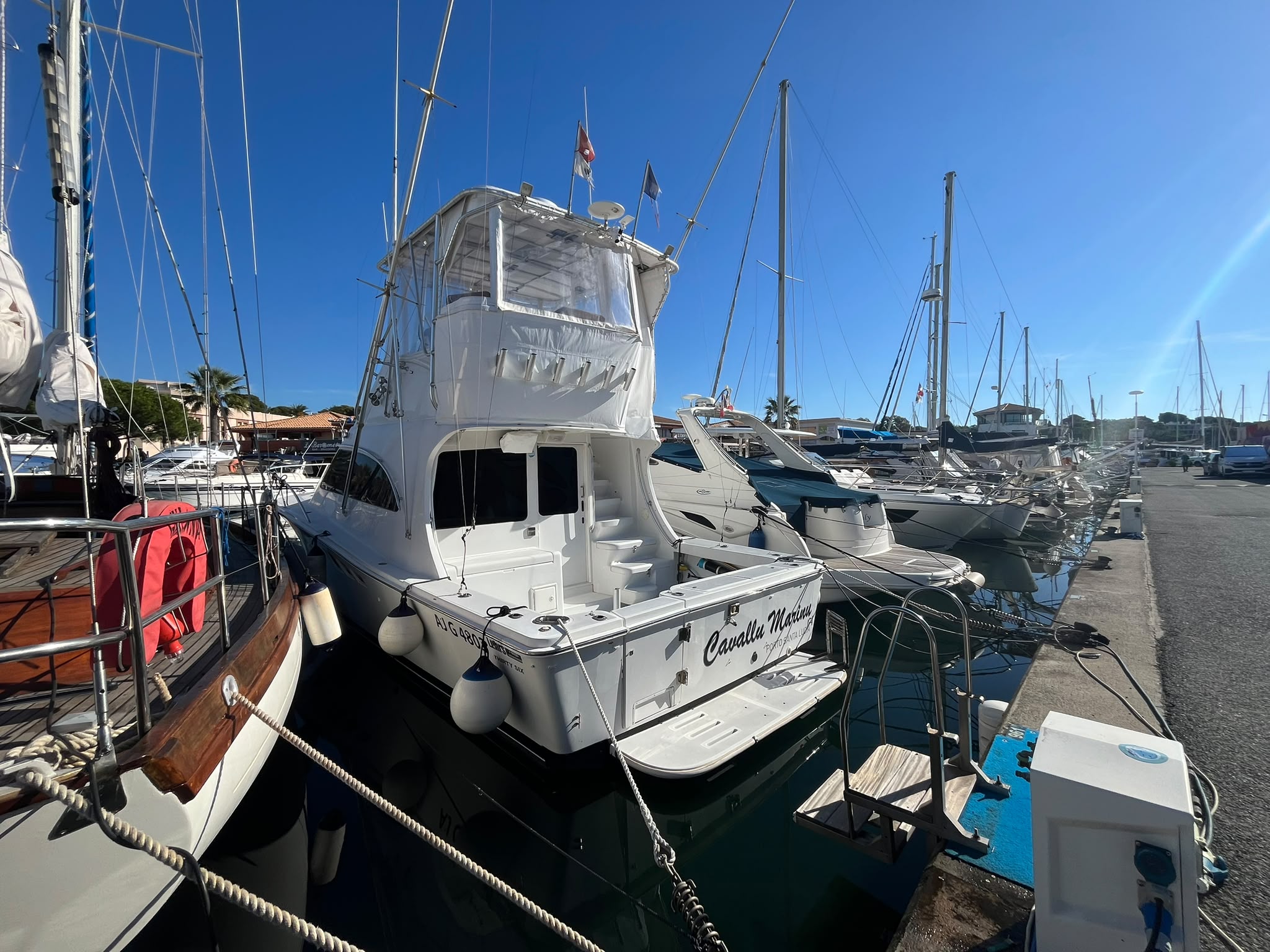 Luhrs 36 Convertible – 2 x Yanmar 450 CV – 900 H – Refit 2024 – Saint-Raphaël – Image 5