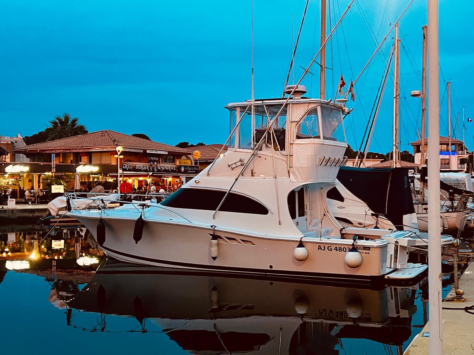 Luhrs 36 Convertible 2002 – 2 x Yanmar 450 CV – 900 H – Refit 2024 – Saint-Raphaël